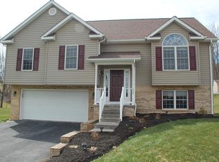 132 Wilshire Ln, Bluefield, VA 24605