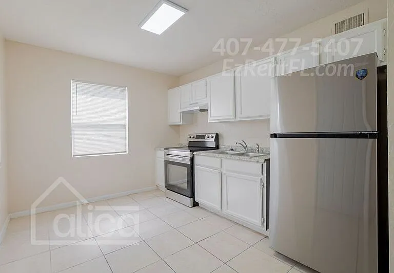 616 8th St #6 — Photo 13