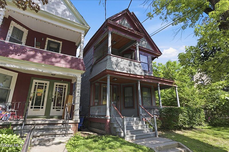 3rd image of 1063 University Place