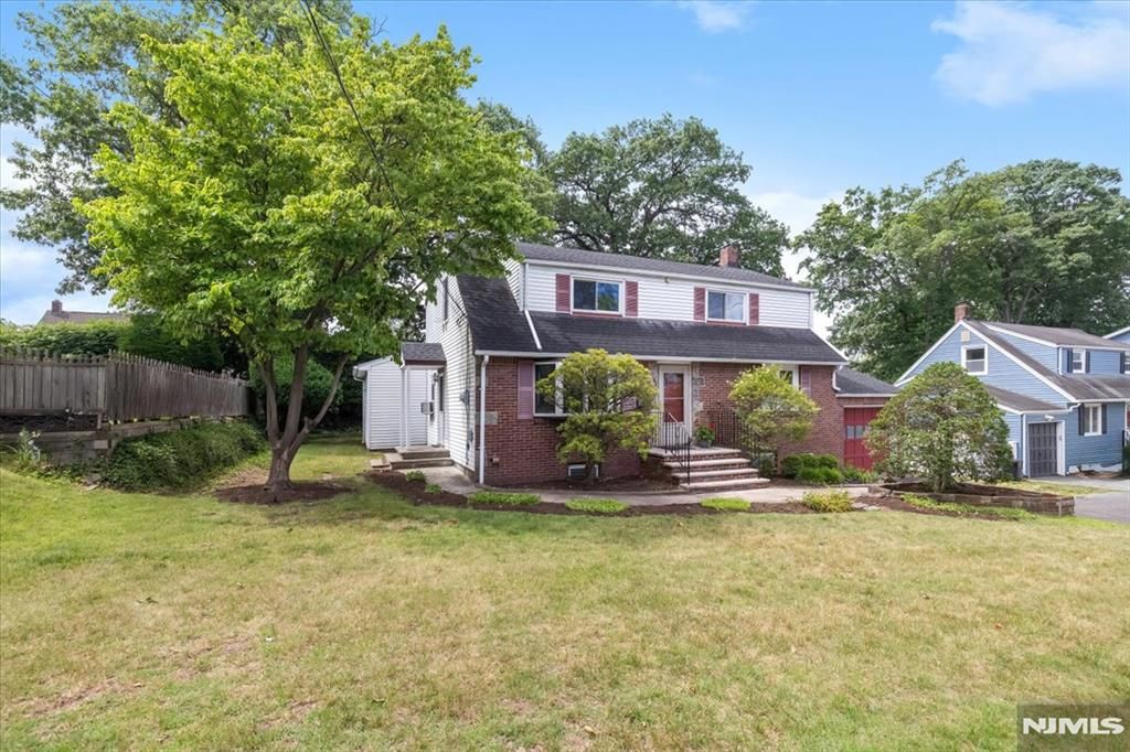 346 E Woodland Rd, New Milford, NJ - View 5