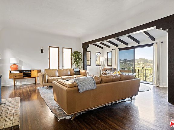 5th image of 3016 Vista Crest Dr
