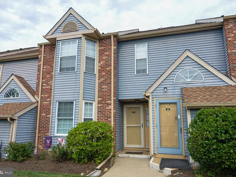 91 Pinewood Dr — Photo 2