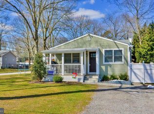 216 10th St, Pasadena, MD 21122