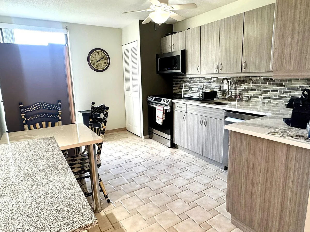 Building Photo - 1629 Riverview Rd #221