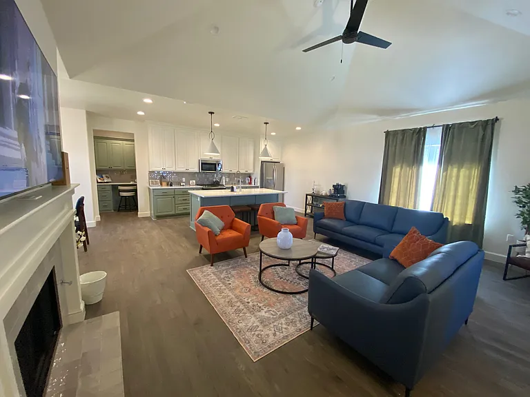 5901 Fordham St — Photo 4
