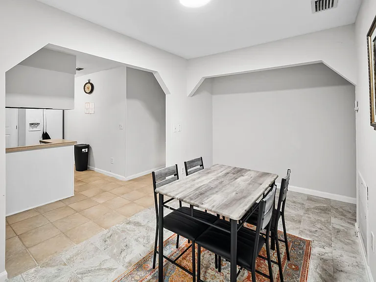 Rebecca Dr — Photo 10