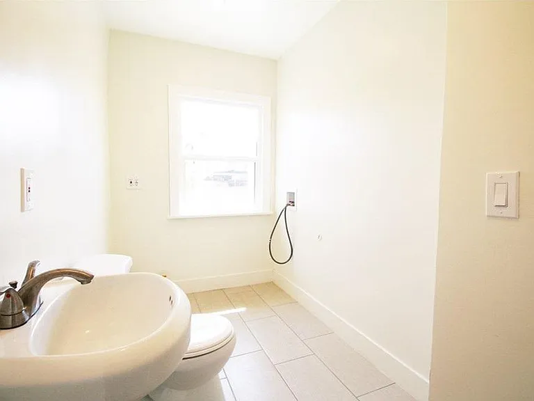 856 W Colorado Blvd — Photo 15