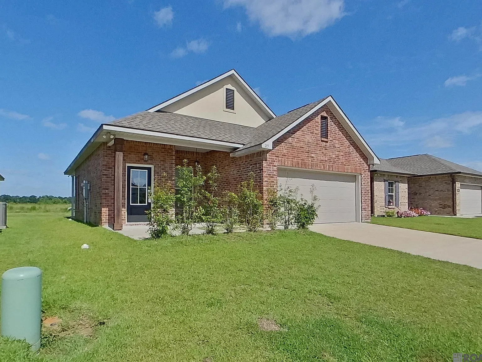 4 bed, 1487 sqft, $2,045 — Photo 3
