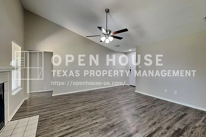 3 bed, 2.0 bath, 1461 sqft, $2,200 — Photo 3