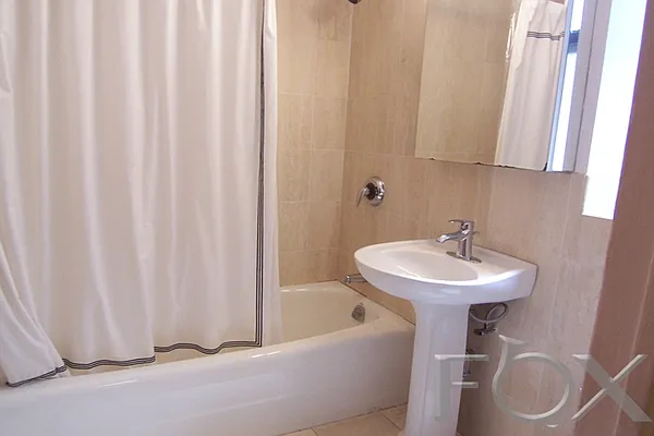 Rented by Fox Residential Group | media 23