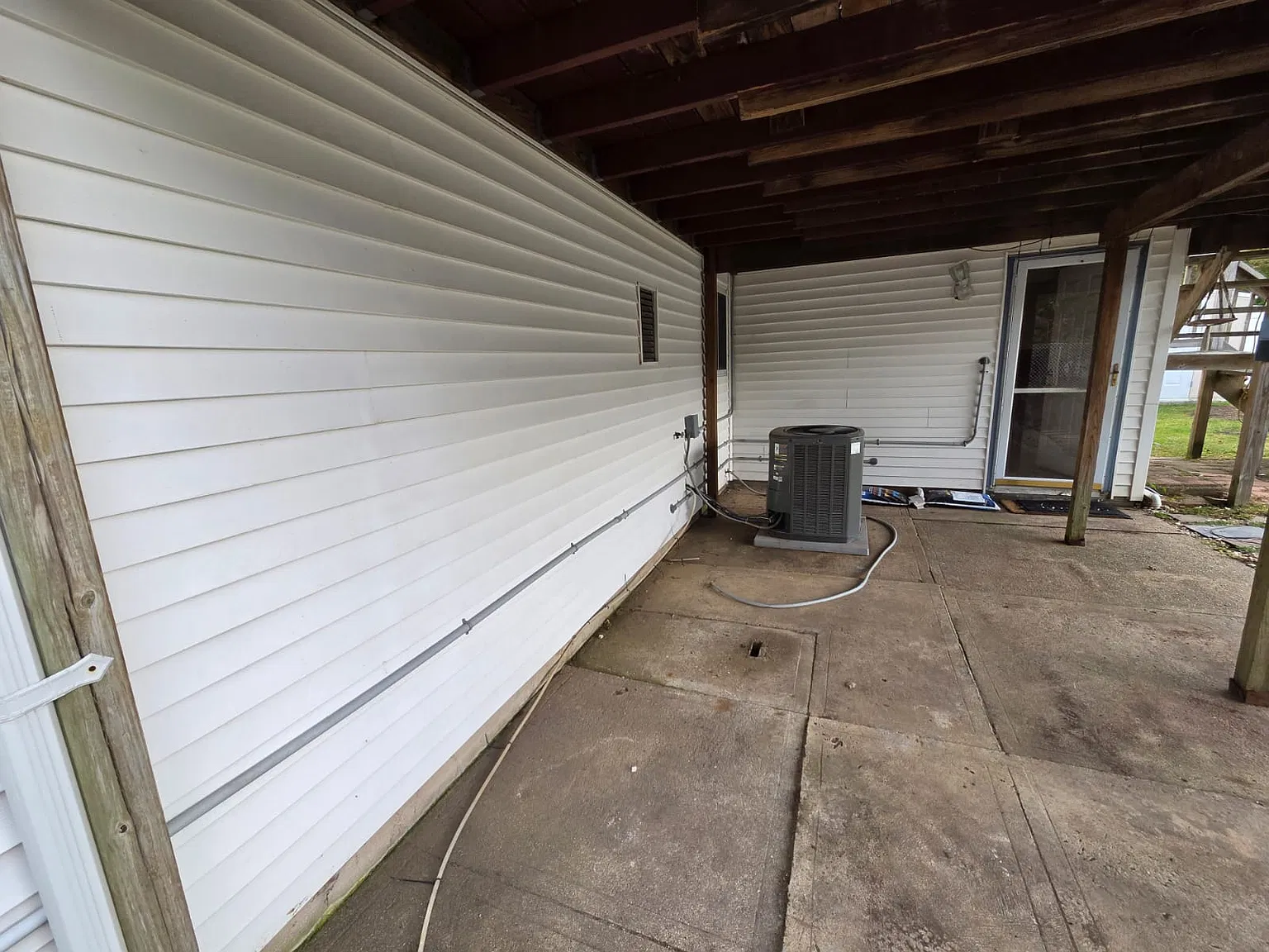 3 bed, 850 sqft, $3,100 — Photo 2