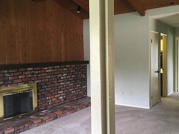 livingroom fireplace