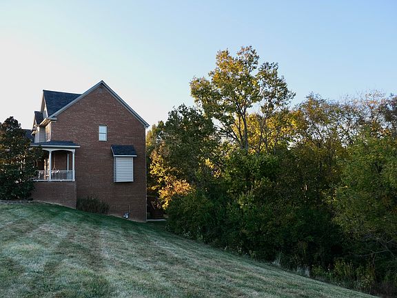 5th image of 136 Hickory Meadows Dr
