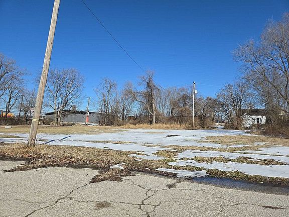 3rd image of 1009 Gaty Ave