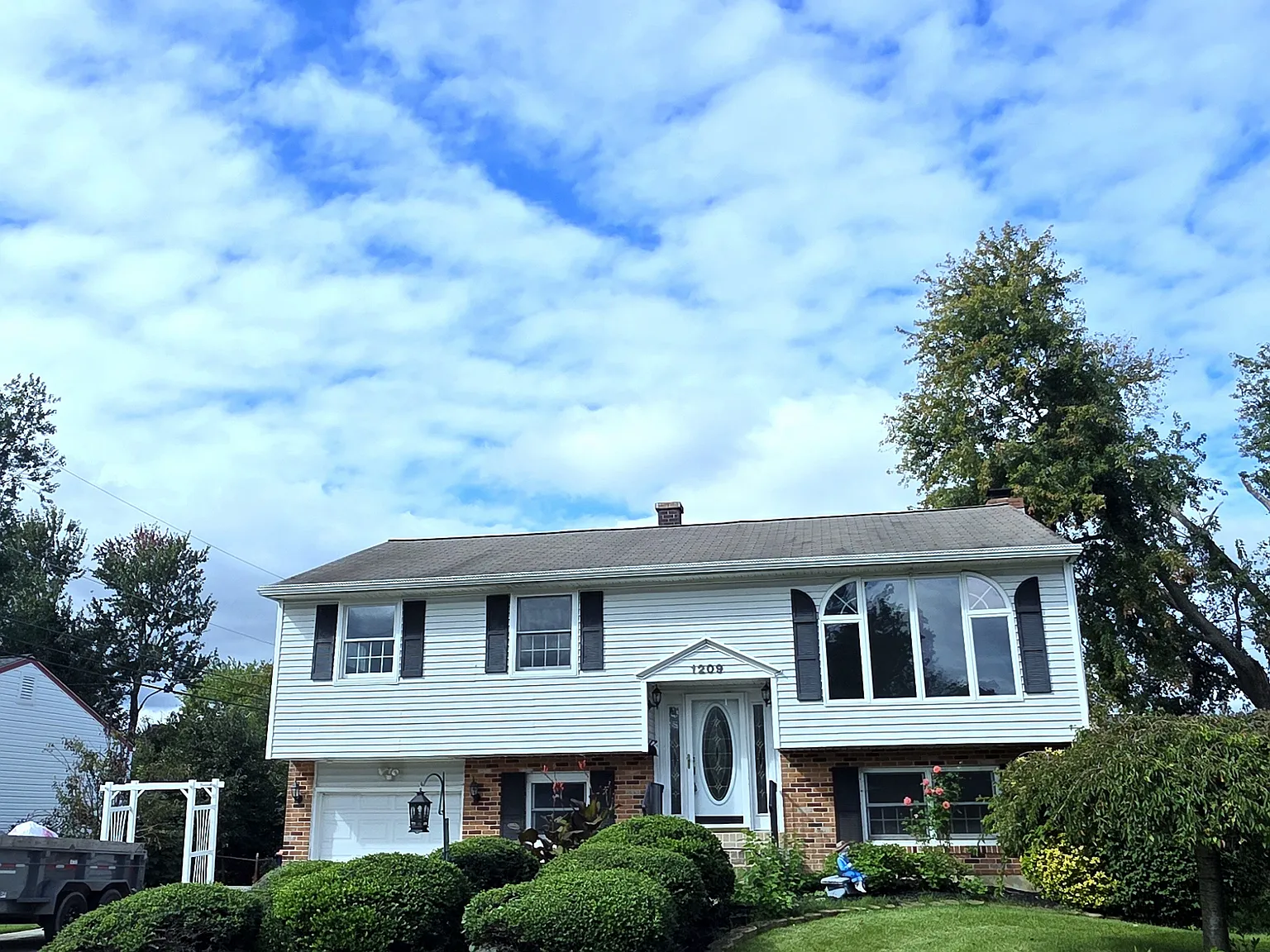 1209 Grayrock Rd — Photo 1