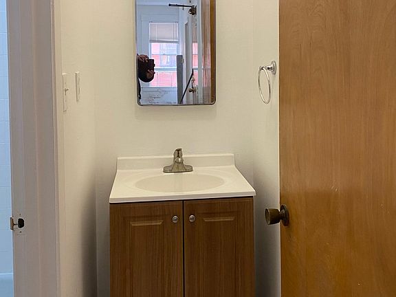 4th image of 670 Jackson St #11