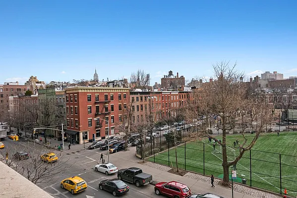 Sold by Nest Seekers International | media 8