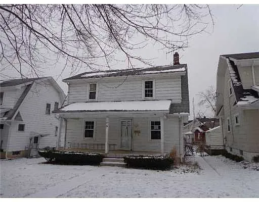 214 Odlin Ave photo 1