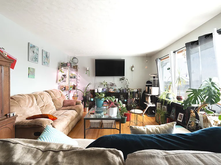 6039 18a St SE — Photo 5