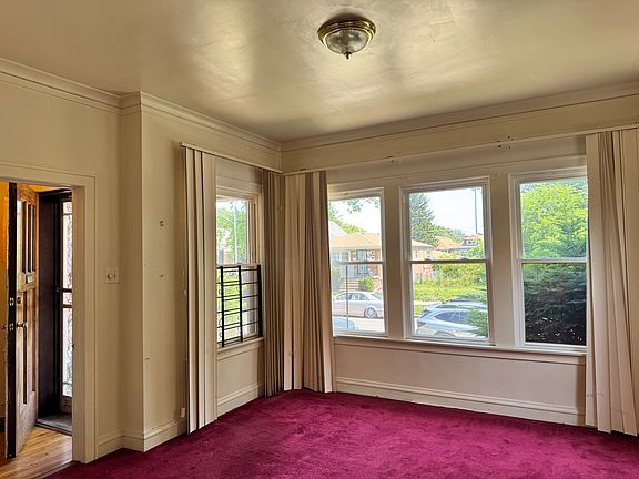 4th image of 7022 S Claremont Ave