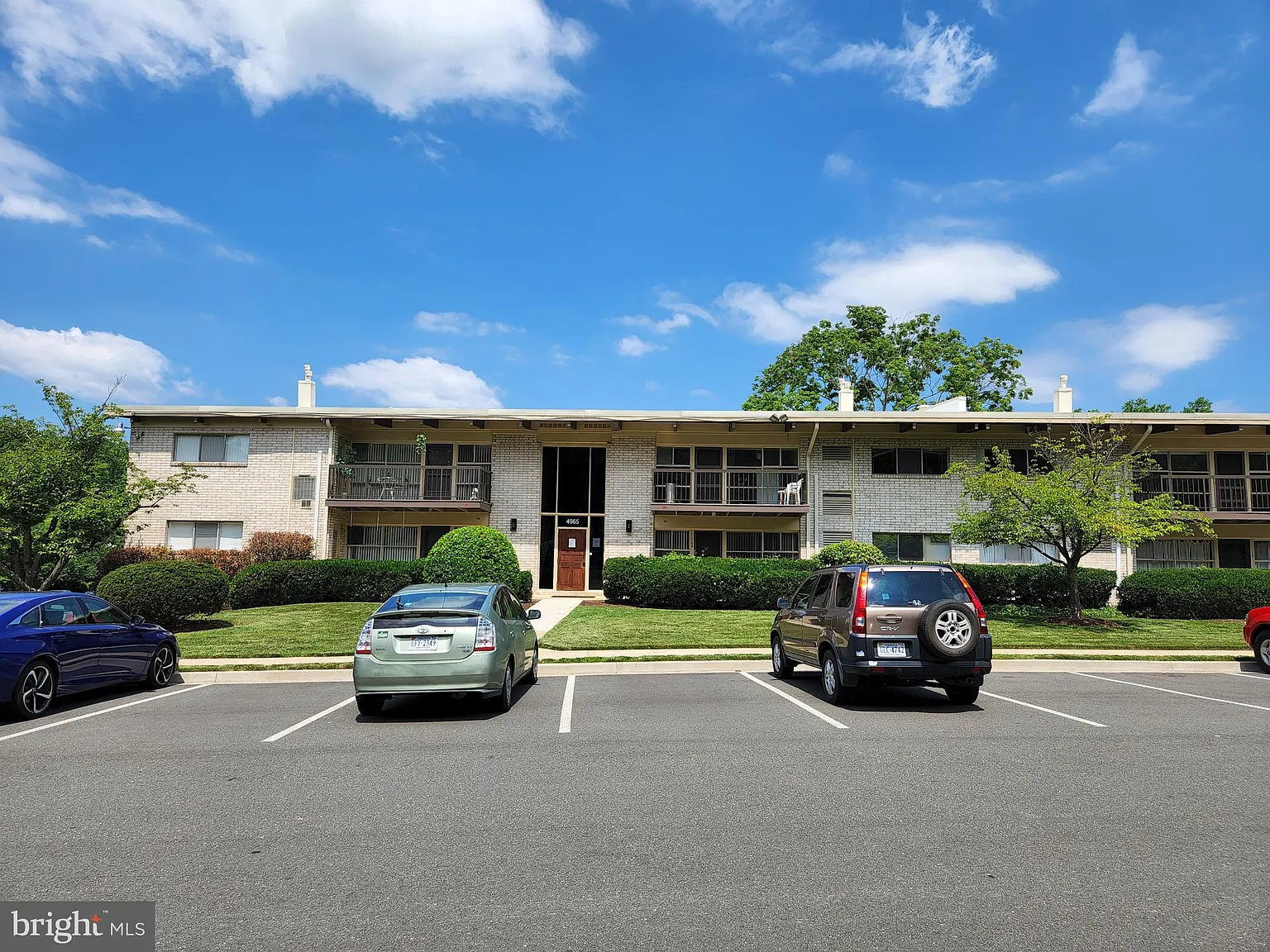 Fairfax Heritage Condo — Photo 2