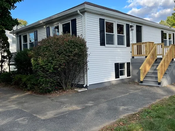 31 Bristol St, Westfield, MA 01085