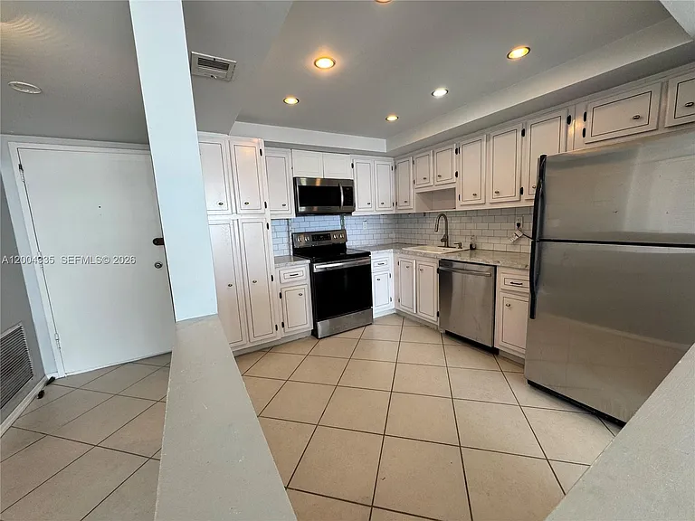18041 Biscayne Blvd #1603 — Photo 27