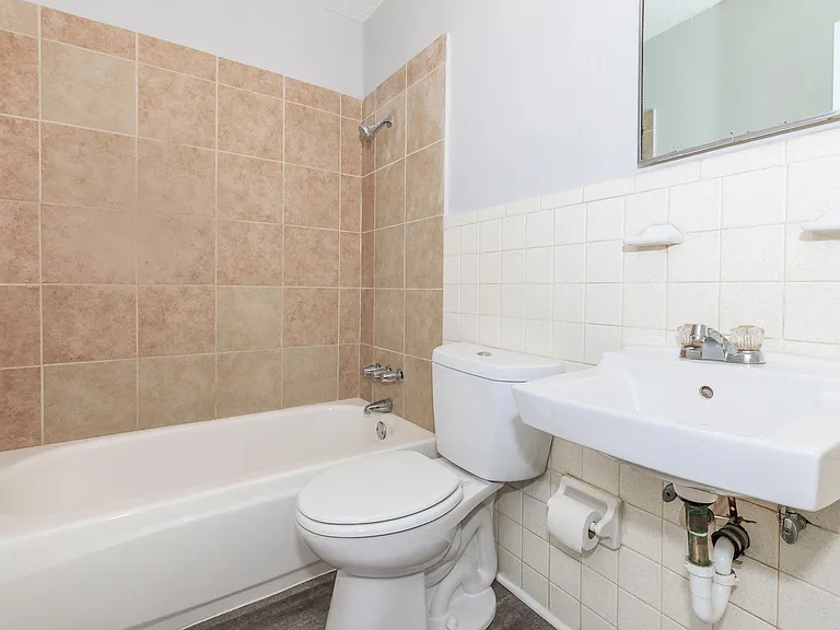 Marine Park Apartments — Photo 73