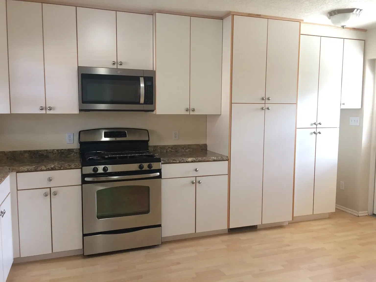 380 N Main St — Photo 3