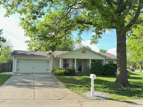 329 Woodbridge Dr, Saint Charles, MO 63303