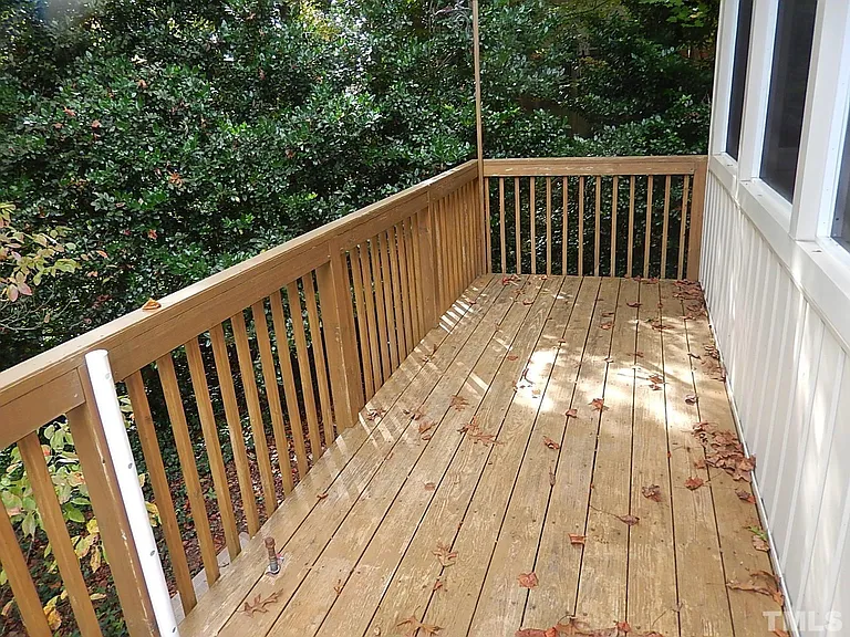 6704 Winding Trl — Photo 24