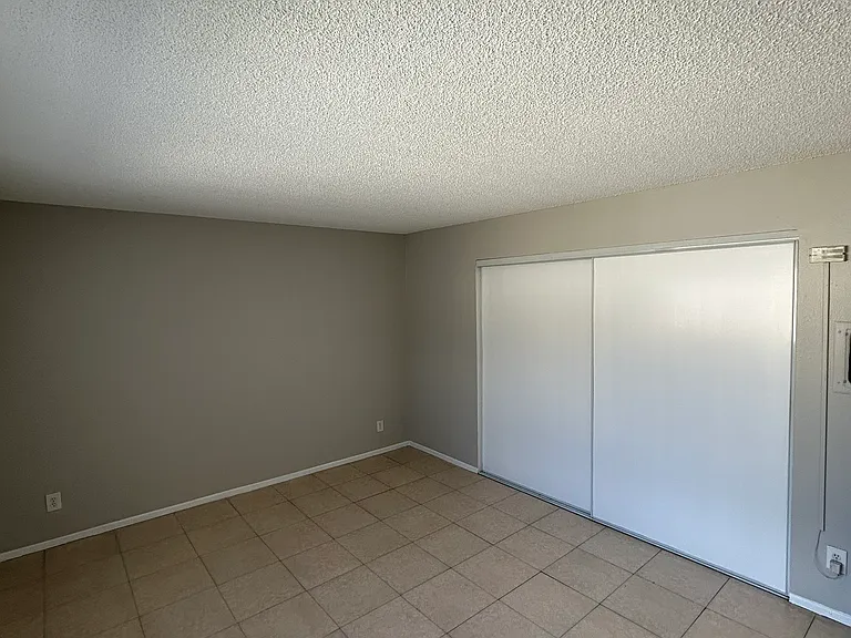 20437 Cohasset St #10 — Photo 8