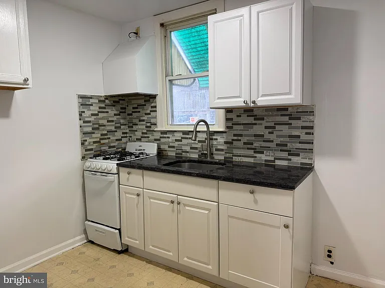 444 Timberlake Rd — Photo 4