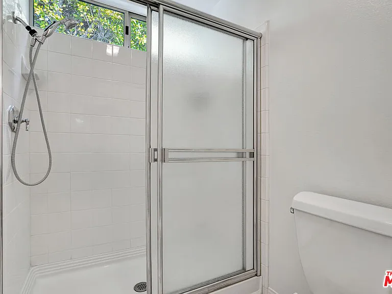 14101 Dickens St #10 — Photo 23