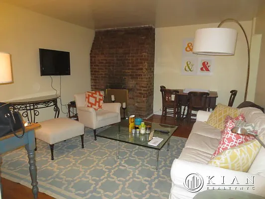 Rented by Kian Realty | media 16