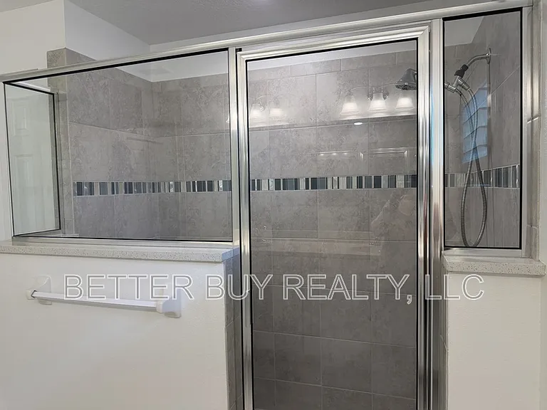 16 Kalendar Ct — Photo 24