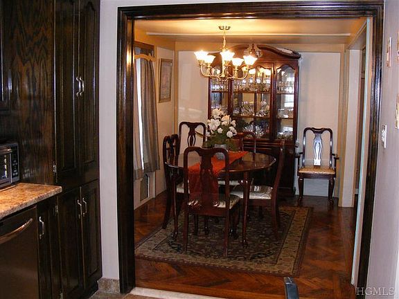 5th image of 27 Parkview Ct