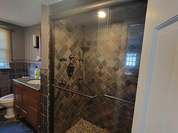 5th image of 14 Galloway Ave #1