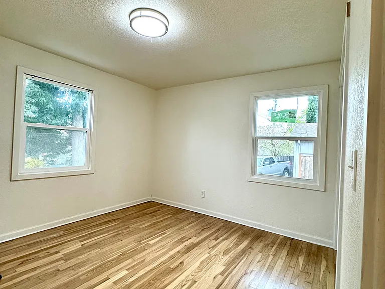 3910 NW Franklin St #B — Photo 4