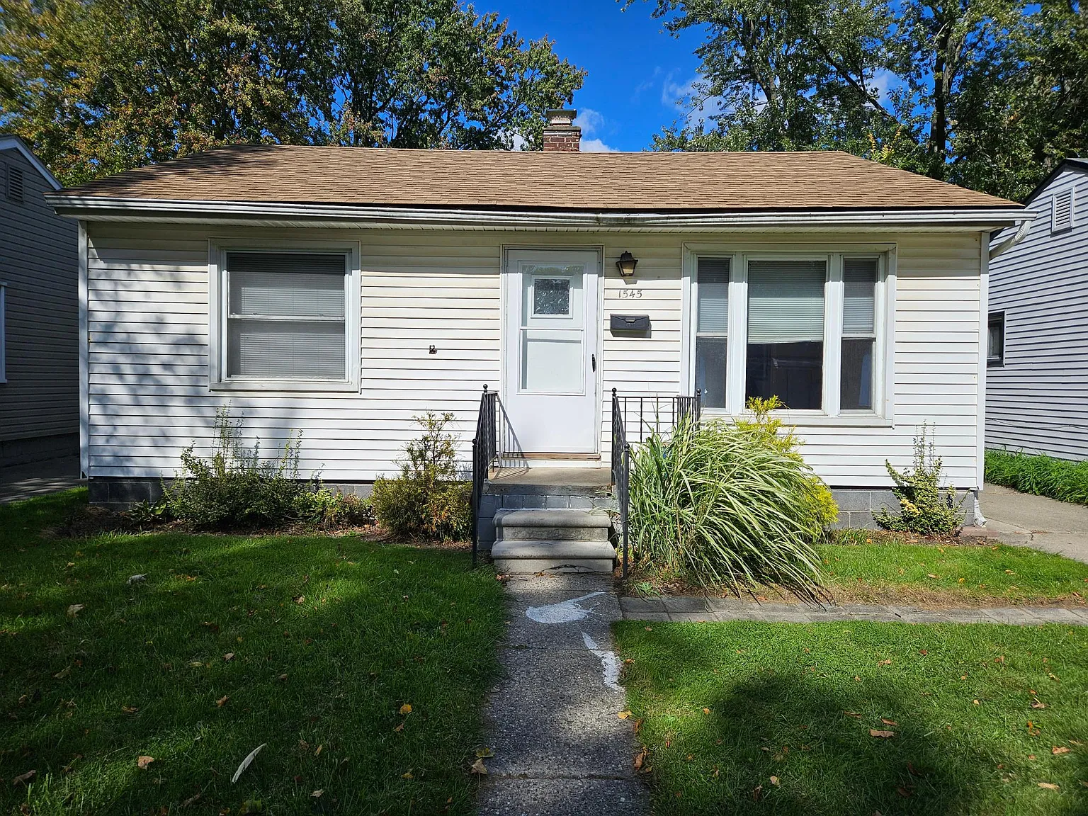 2 bed, 700 sqft, $1,200 — Photo 1