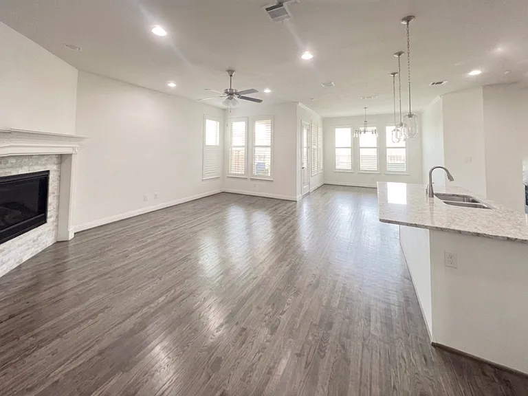 2857 Edinburgh Dr — Photo 5