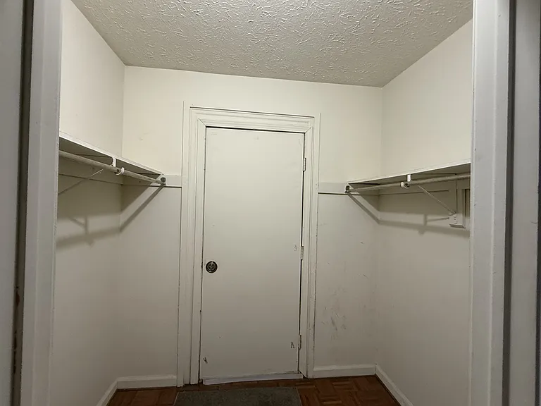 270 Alexander St #1 — Photo 7
