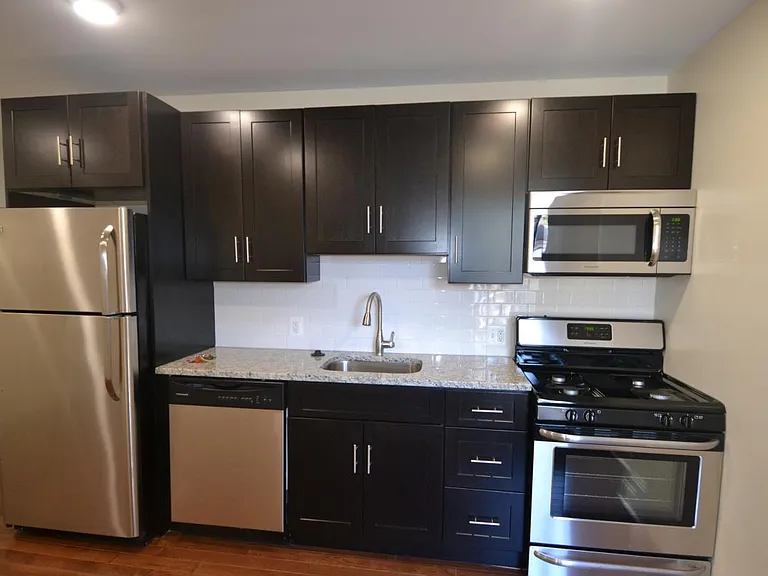 416 S 15th St #3F — Photo 1