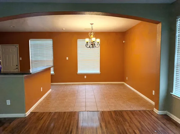 9429 Lambright Rd, Houston, TX 77075