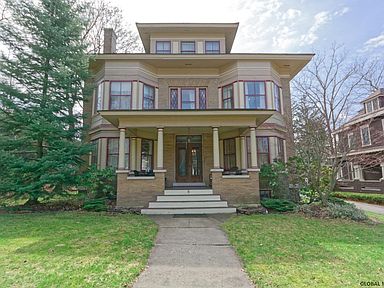 8 Douglas Rd Schenectady Ny 12308 Zillow
