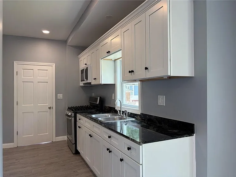 98 Whitmarsh St #1 — Photo 9