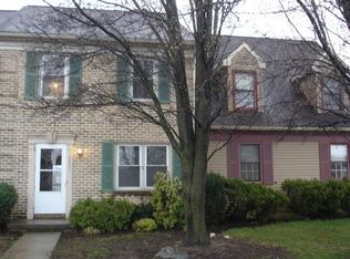 6534 Hollow Dr, East Petersburg, PA 17520