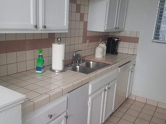 2nd image of 161 Pelican Ln