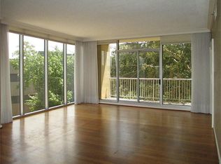121 N Post Oak Ln APT 301, Houston, TX 77024