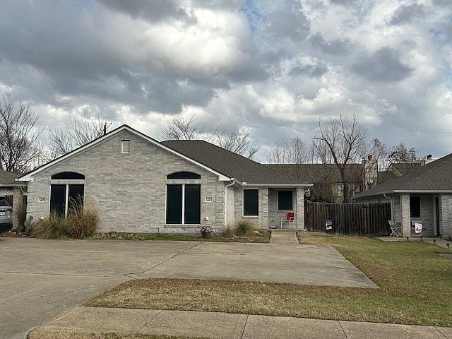 1st image of 1409-1411 Western Oaks Ct